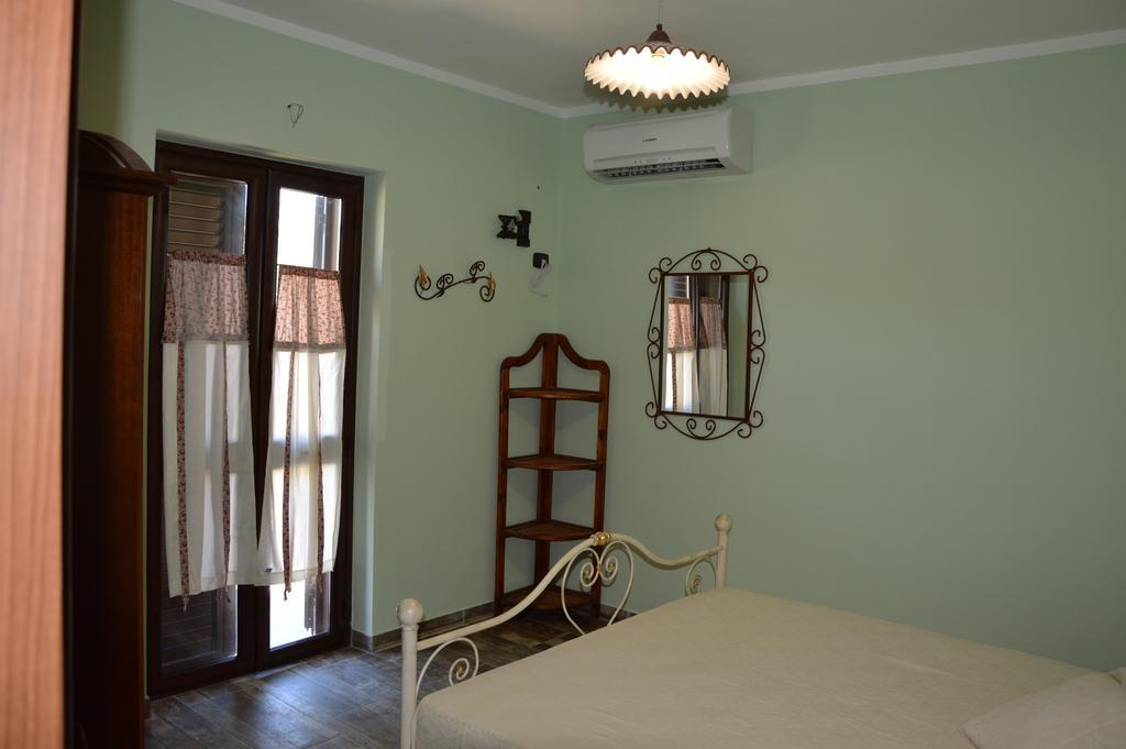 Agriturismo Donna Beatrice Bianco Cameră foto